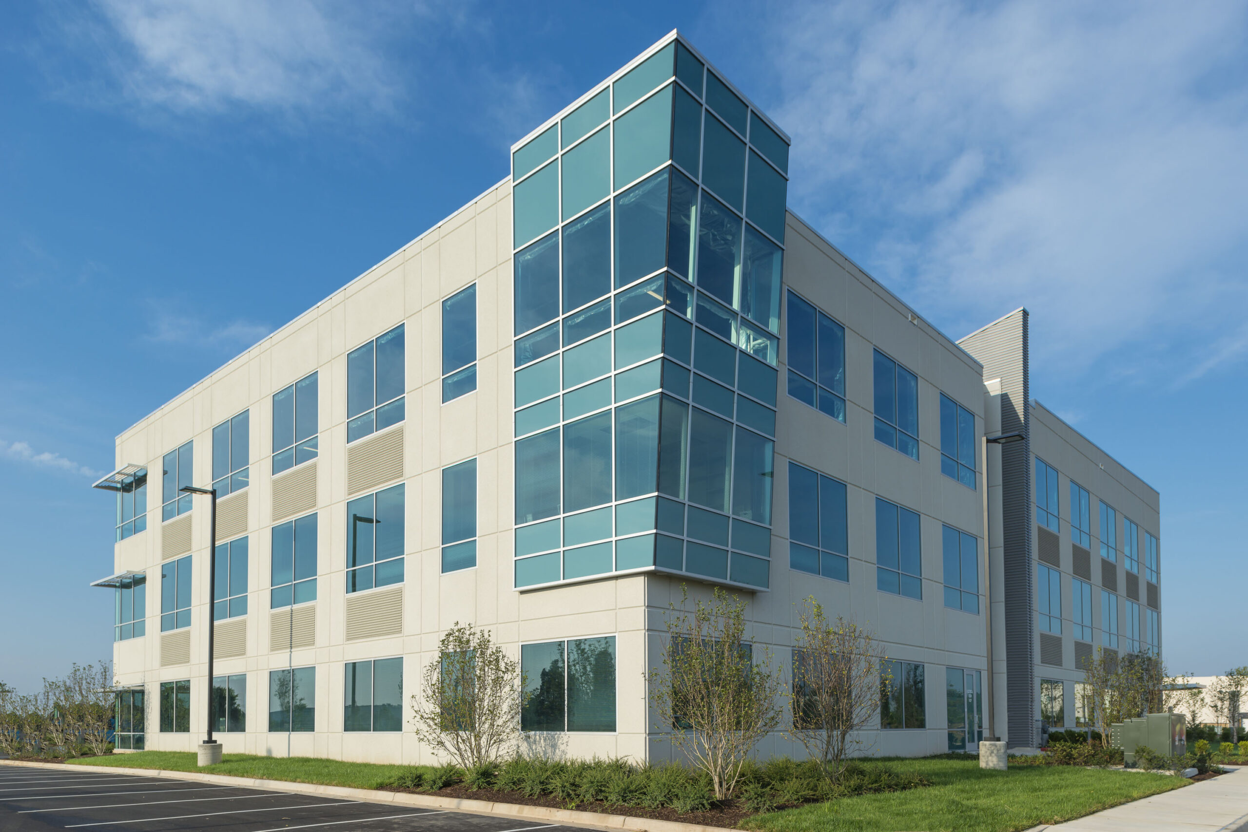 2_discovery-exterior3