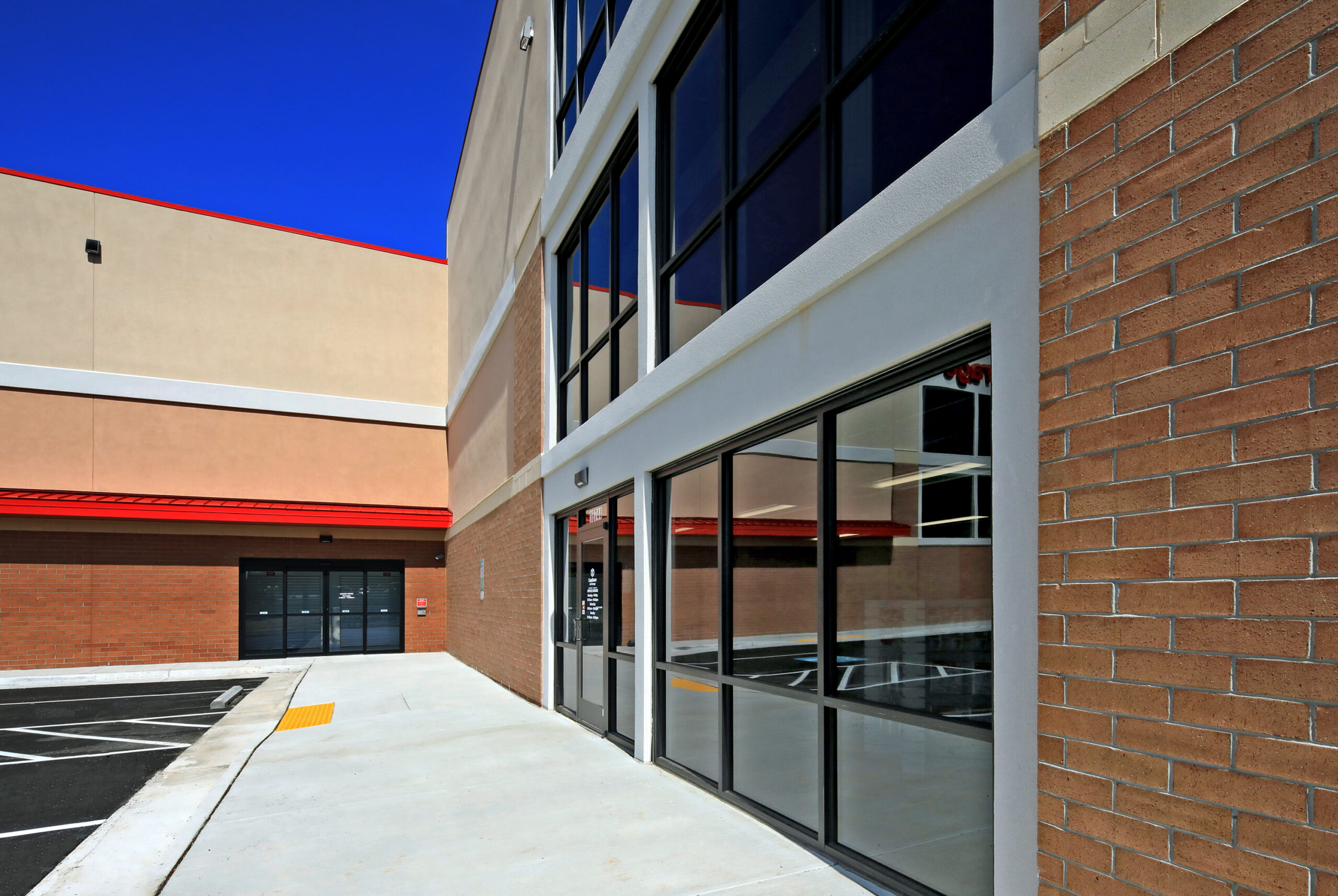 cube-smart-self-storage-dumphres-va-ext-3735-041318-office-entrance