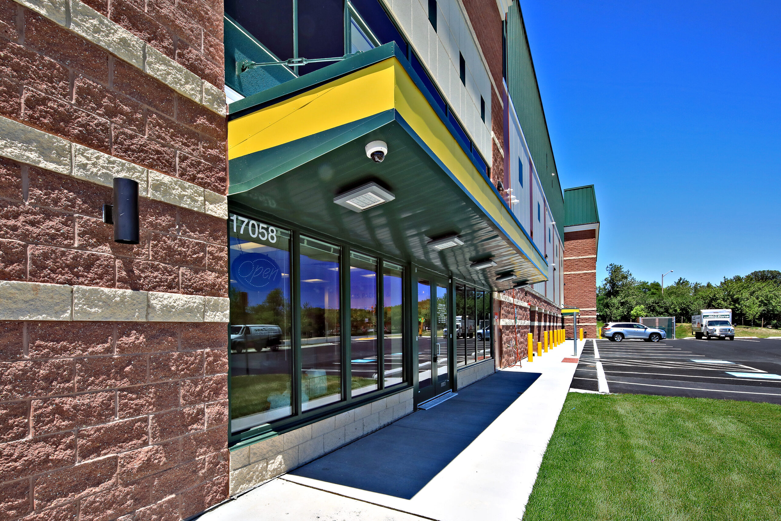 storage-zone-self-storage-8956-061119-lkg-n