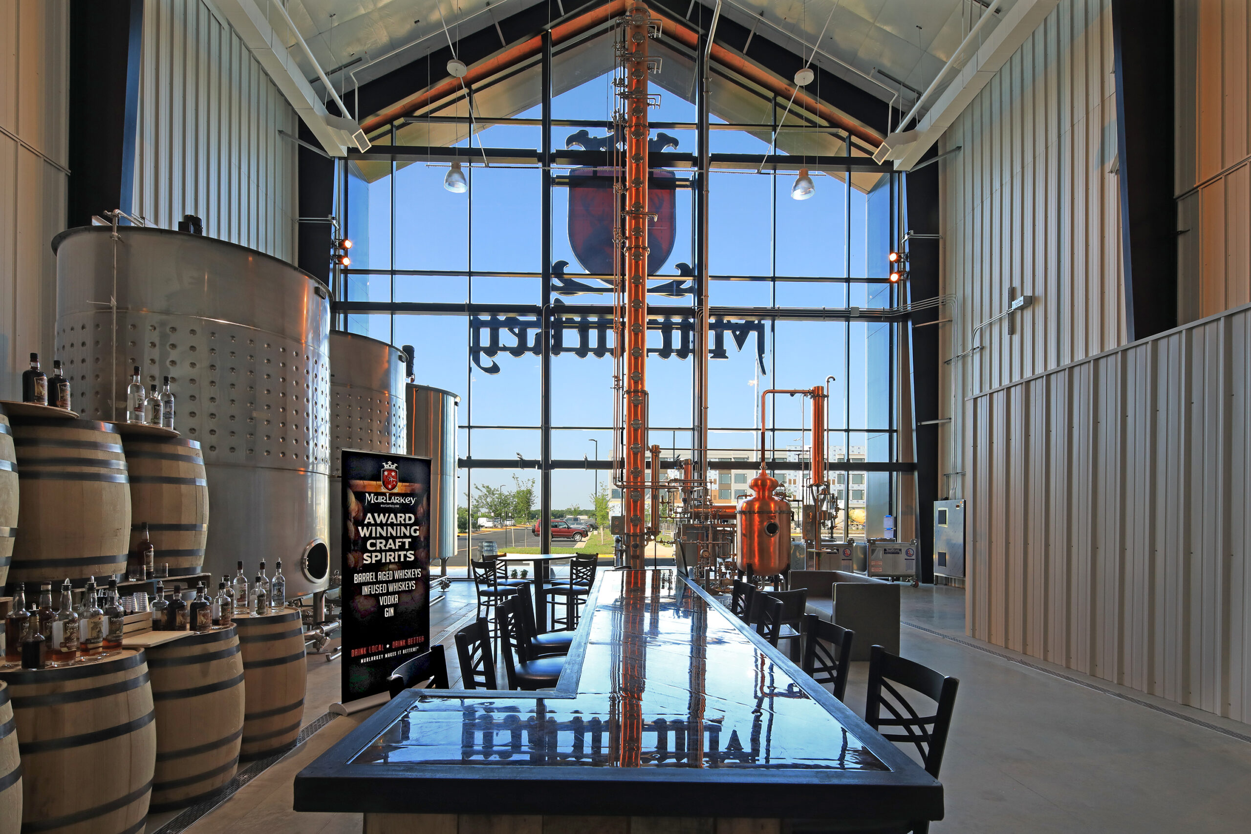 murlarkey-int-4319-060425-lkg-west-in-the-distillery