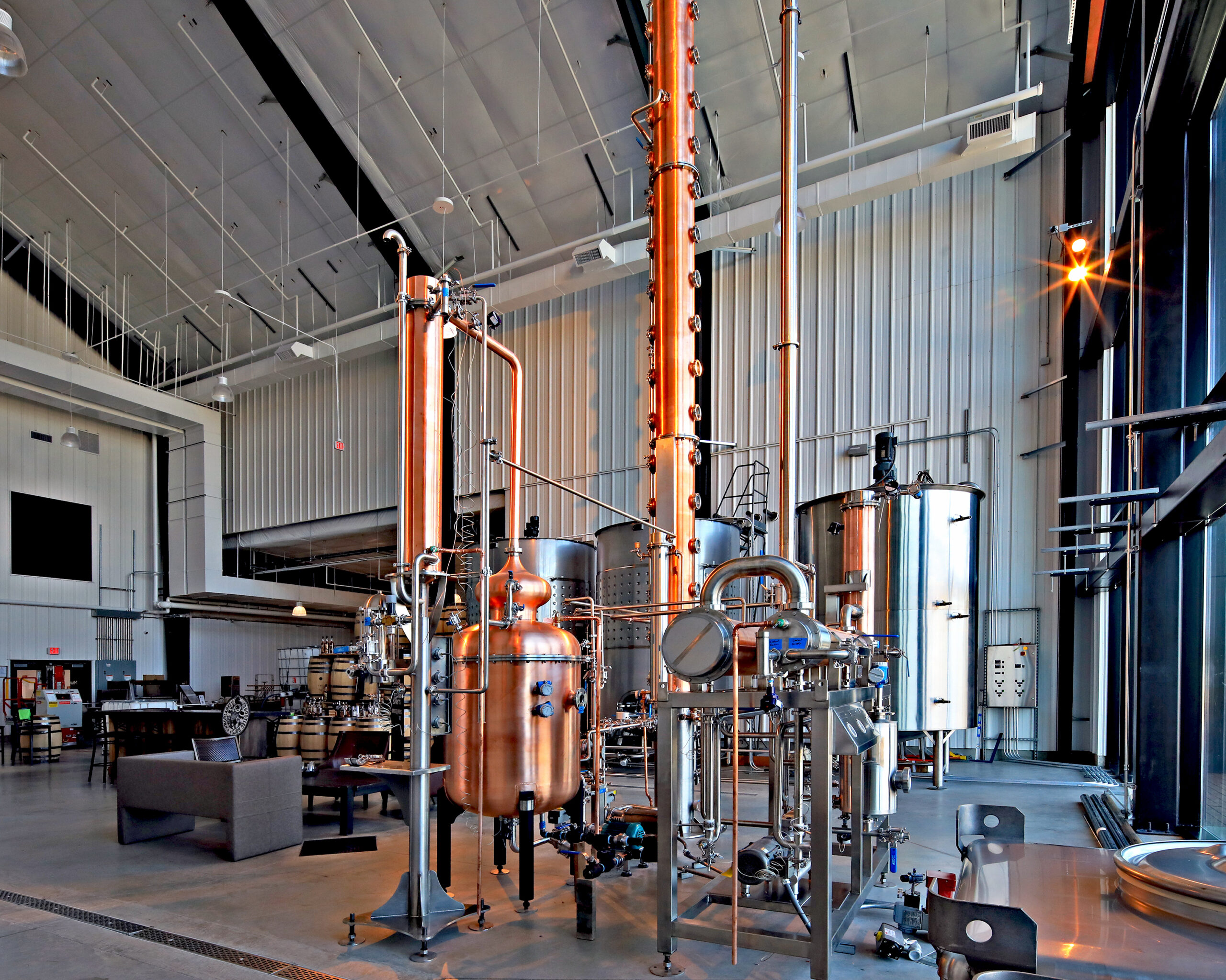 murlarkey-int-4353-060425-lkg-se-in-the-distillery